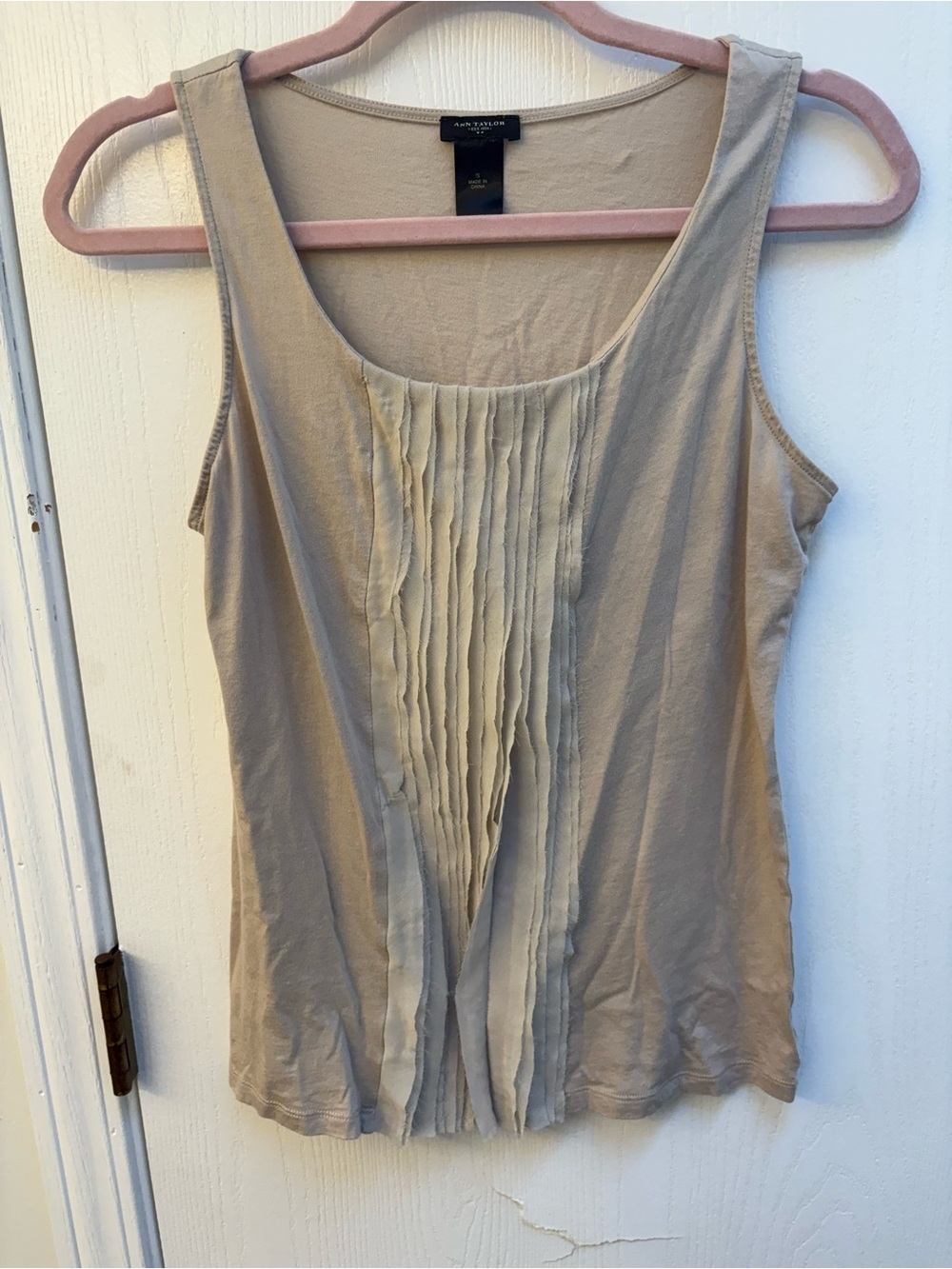 Ann Taylor Beige Pleated Front Scoop Neck Tank